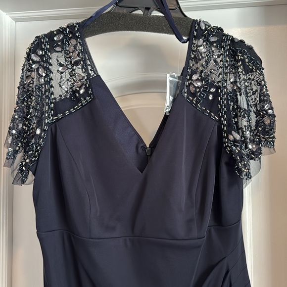 XSCAPE Lana V-Neck Beaded Flutter Sleeve Navy Gown NWT - Picture 6 of 14